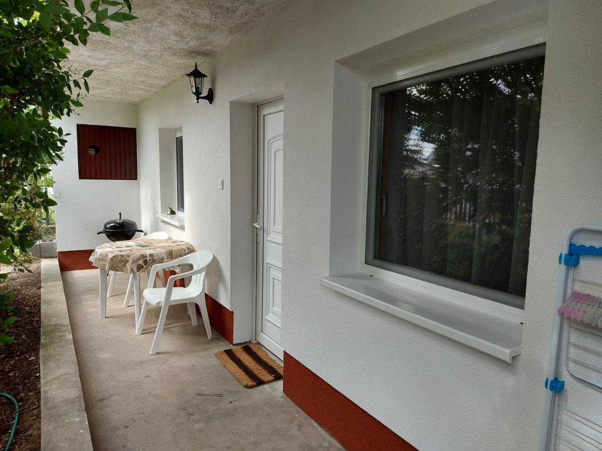 Nora Apartman Balatonlelle Exterior photo
